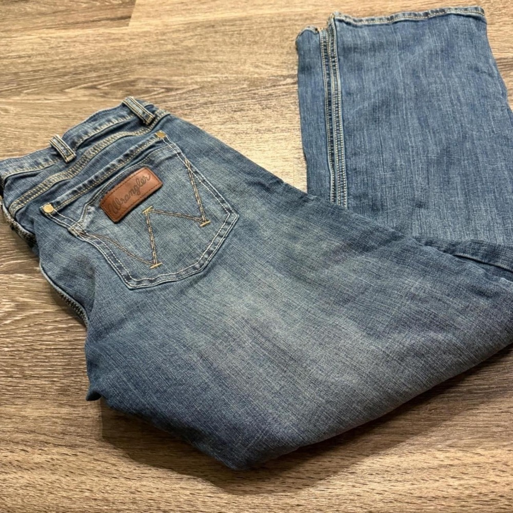 Wrangler Retro Slim Bootcut Jeans Medium Wash Blue Denim 10WLT77L 32x32